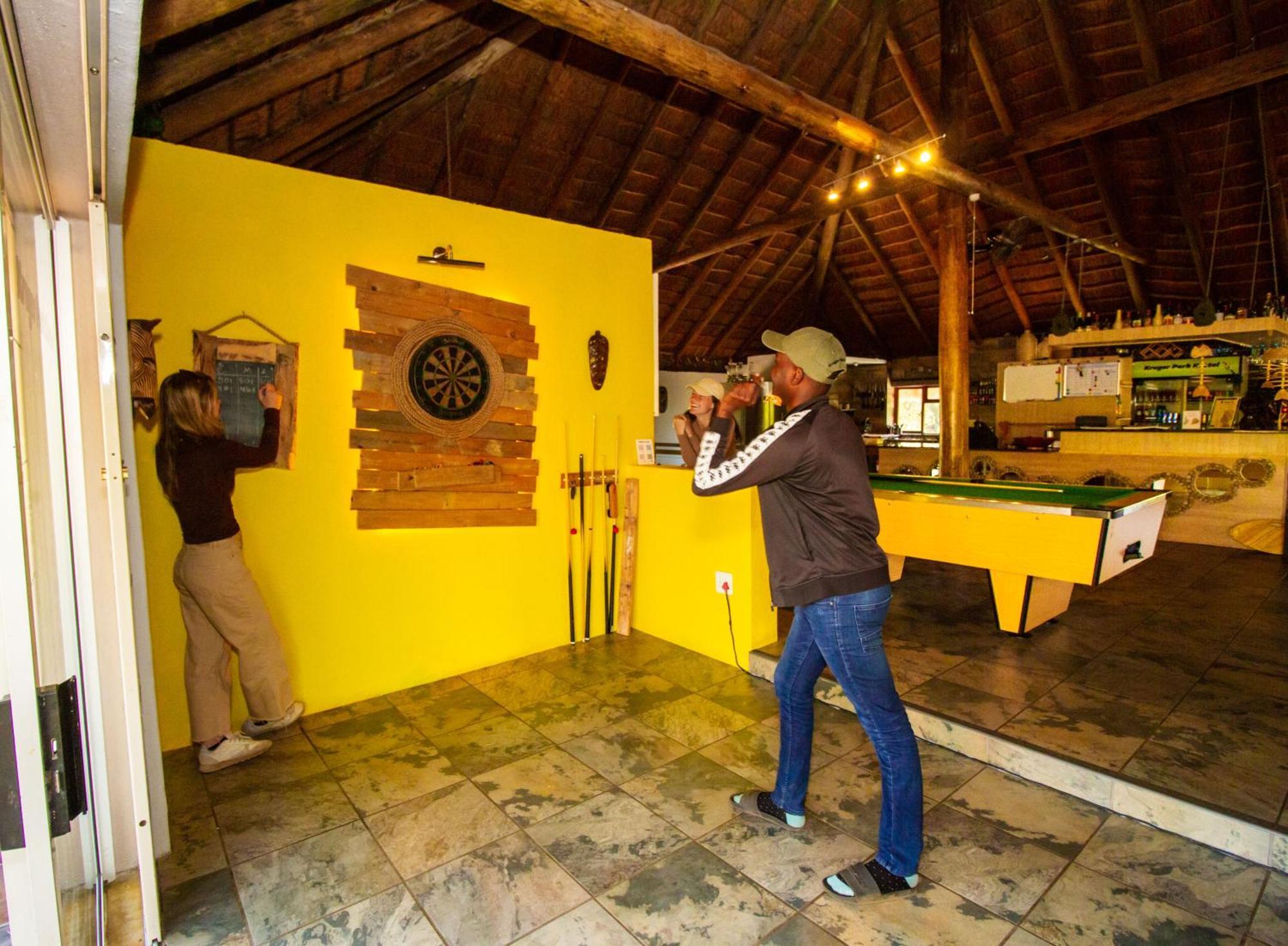 Kruger Park Hostel Marloth Park Buitenkant foto
